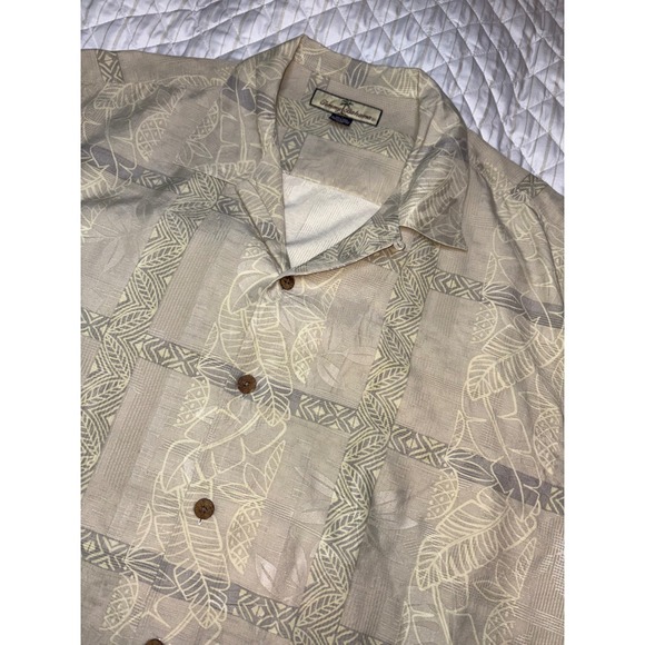 Tommy‎ Bahama Silk Hawaiian Shirt L Tan Leaf Tribal Copyrighted Print Aloha Luau - Picture 1 of 6